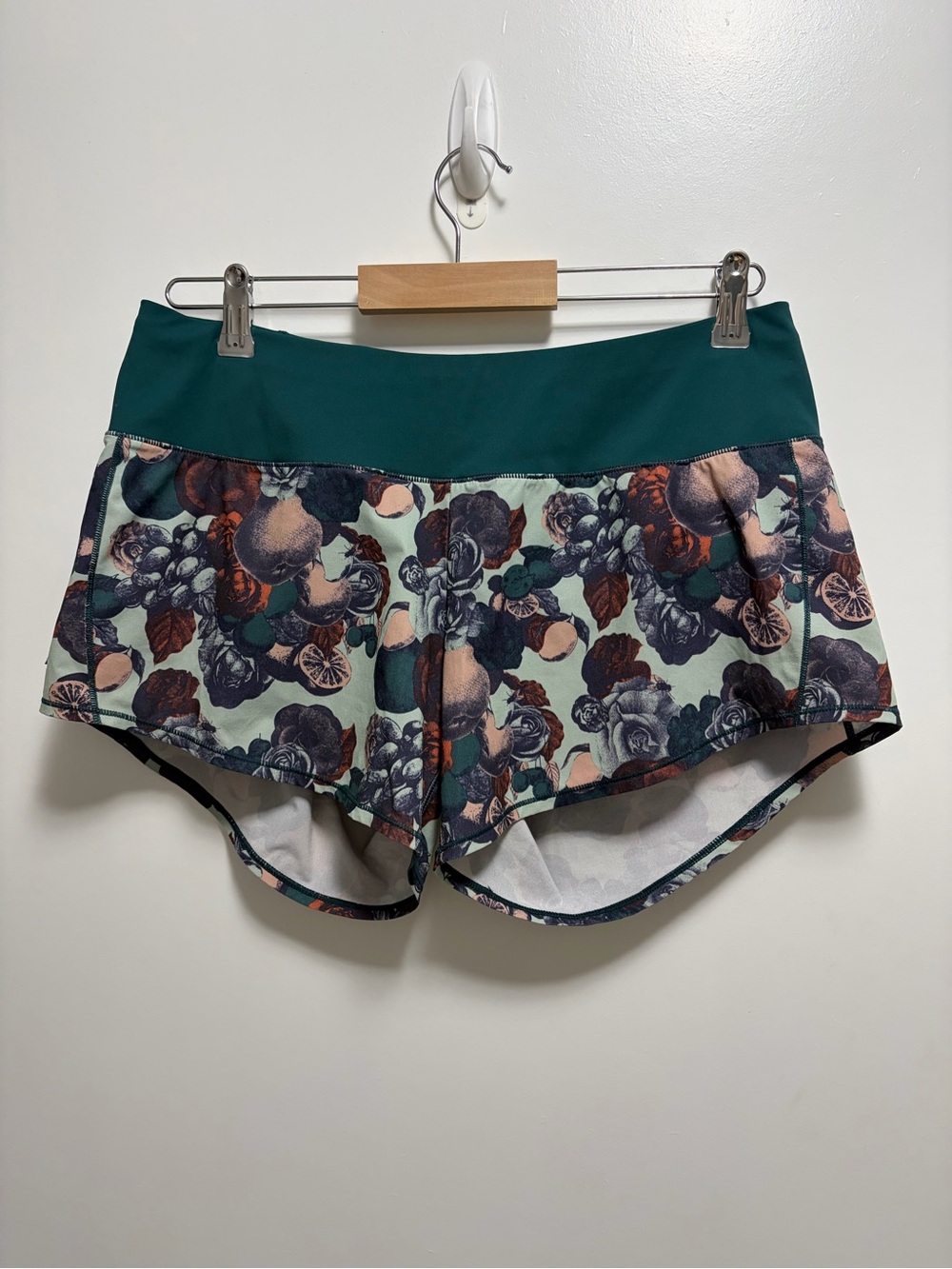 Oiselle Special Edition Roga Shorts Women’s Size 6